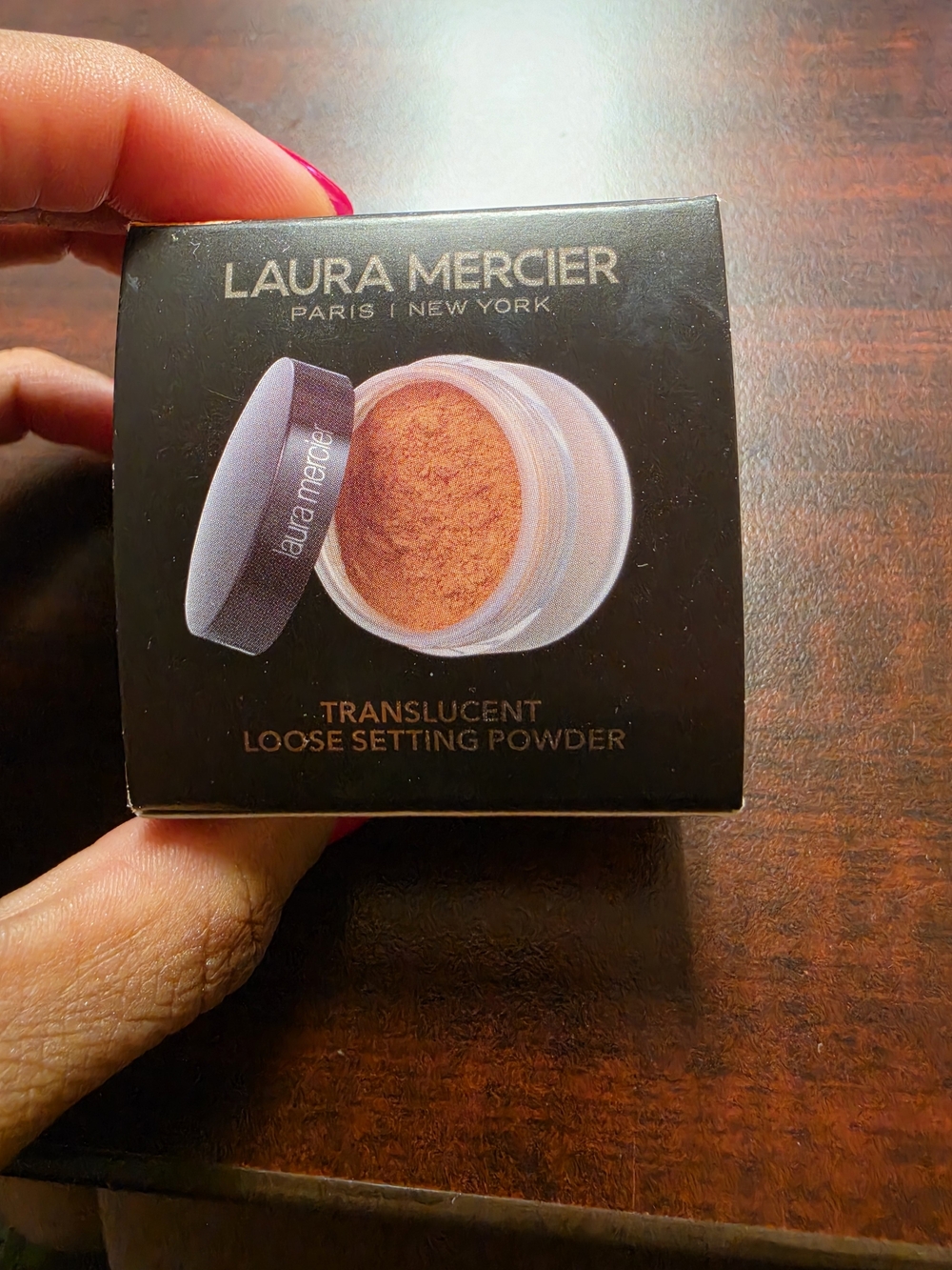 Translucent Loose Setting Powder - Medium Deep - Picture 2 of 6